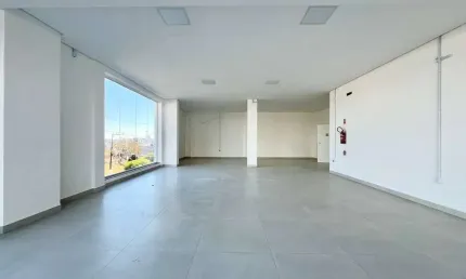 Sala comercial para alugar na Rua Montevidéo, 609, Santa Maria, Chapecó por R$ 13.800