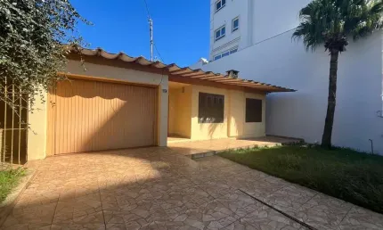 Casa com 3 quartos para alugar na Mato Grosso, 1138, Jardim Itália, Chapecó por R$ 4.600