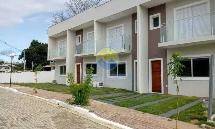 Sobrado com 2 dormitórios à venda, 71 m² por R$ 320.000 - Chácaras Pousada do Vale - São José dos Campos/SP