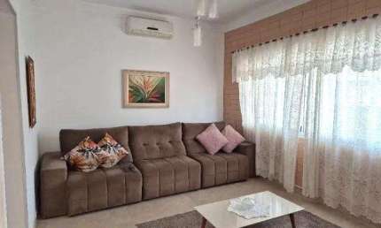 Casa à Venda no Santa Maria, Santos/SP - 3 Quartos, Reformada, 2 Vagas e Quintal Grande