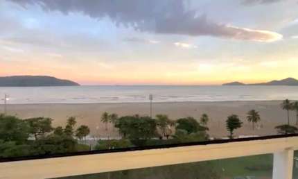 Luxo à Beira-Mar: Apto 3 Quartos no Gonzaga, Santos  Vista Deslumbrante!