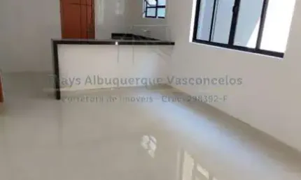 Casa Sobreposta Térrea à Venda com 3 Suítes e Churrasqueira, no Embaré em Santos /SP