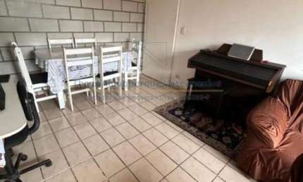 Aprtamento à venda 75 m² - Encruzilhada - Santos - 3 dormitórios, sala, banheiro social, cozinha, área de serviço e com 1 vaga demarcada.