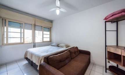 Locação Apto Kitnet Mobiliado em Predio Frente Mar, no Embaré em Santos -SP