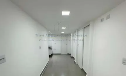 Loja Comercial Térrea  de Esquina + Apartamento - 42 m² - à venda - Vila Mathias em Santos, Totalmente Reformada com Copa e Banheiros