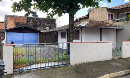 Casas Térreas em Terreno Elevado no bairro Nova Esperança, BC