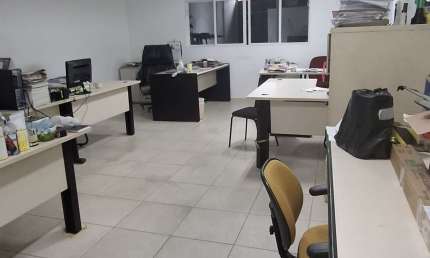 Barracão / Galpão / Depósito com 5 salas para alugar na Rua Luciano Silva, 475, Vila das Belezas, São Paulo, 400 m2 por R$ 15.000
