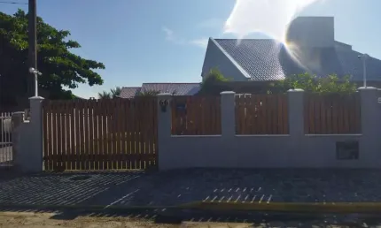Casa de praia para venda em balneário barra do sul, centro, 3 dormitórios, 2 suítes, 2 banheiros