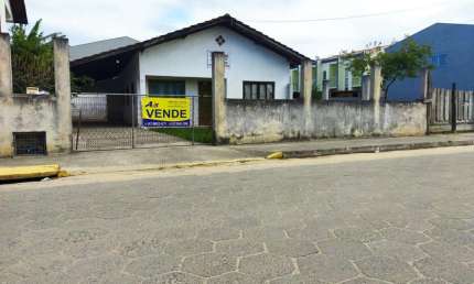 Casa para Venda em Balneário Barra do Sul, Centro, 3 dormitórios, 1 banheiro, 3 vagas
