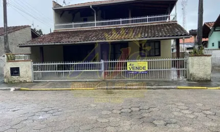 Sobrado para Venda em Balneário Barra do Sul, Centro, 4 dormitórios, 3 banheiros, 1 vaga