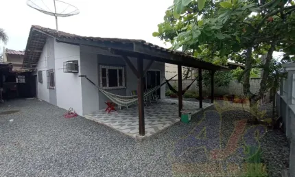 Casa para Venda em Balneário Barra do Sul, Centro, 3 dormitórios, 2 banheiros