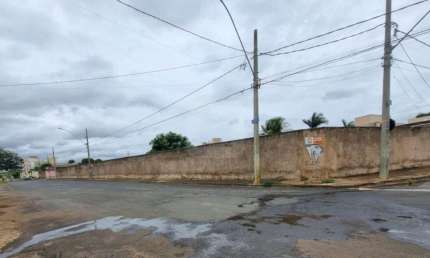 Terreno à venda no Santa Mônica, Uberlândia 