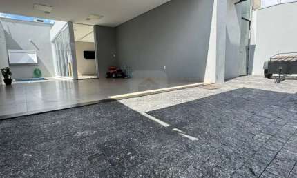 Casa com 3 quartos à venda no Jardim Inconfidência, Uberlândia 
