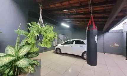 Casa com 3 quartos à venda no Santa Mônica, Uberlândia 
