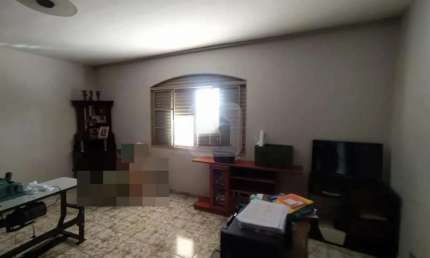 Sobrado para venda com ponto comercial no bairro Tibery.