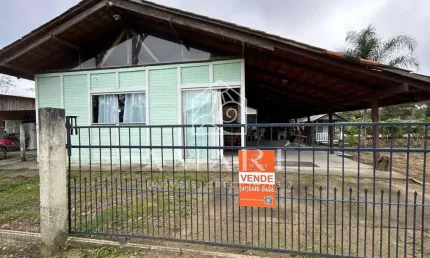 Casa com 3 quartos à venda na Praia do Ervino, São Francisco do Sul  por R$ 350.000