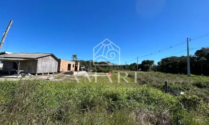 Terreno à venda na Praia do Ervino, São Francisco do Sul  por R$ 130.000
