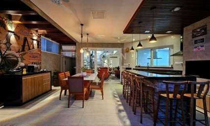 Casa com 3 Quartos à Venda, 308 m² por R$ 2.200.000
