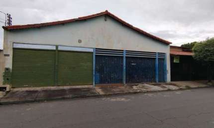Casa para Venda em Goiânia, Setor Centro Oeste, 4 dormitórios, 2 suítes, 4 banheiros, 2 vagas