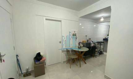 Vende-se apartamento totalmente reformado (elétrica, hidráulica, janelas, piso etc) na quadra da praia, Ponta da Praia, Santos-SP.