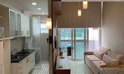 Ótima localização deste loft duplex à venda no Gonzaga, Santos-SP.  À apenas 3 quadras da praia e próximo de todos os shoppings do bairro.