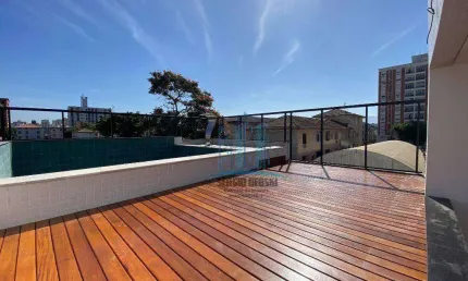 Bela casa sobreposta à venda com 3 suítes, piscina com deck, churrasqueira, solarium, amplo espaço de lazer. Embaré, Santos-SP.