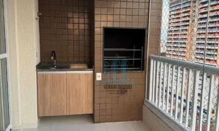 Vende-se apartamento com varanda gourmet, andar alto, bem claro e arejado. Prédio com 10 anos.