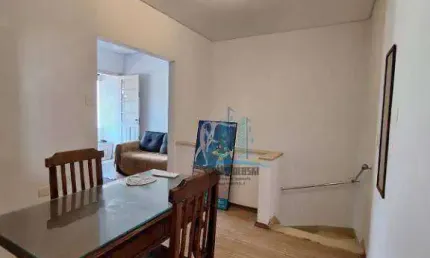 Vende-se casa sobreposta alta em ótima localização no Boqueirão, Santos-SP., próximo às universidades, Supercentro etc