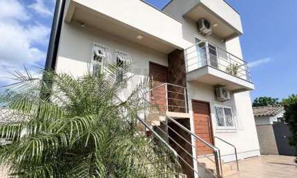 Casa com piscina 4 dormitórios (2 suítes) Forquilhinha