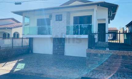 Casa com 3 quartos à venda no Laranjinha, Criciúma  por R$ 799.000