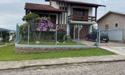 Casa com 3 quartos à venda no Pinheirinho, Criciúma 