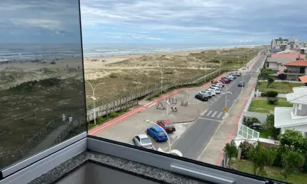 Apartamento com vista para o mar, na orla do  Balneário Rincão