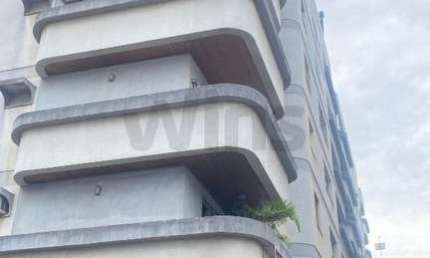 Amplo apartamento 4 dormitórios 1 suíte  e 2 garagens