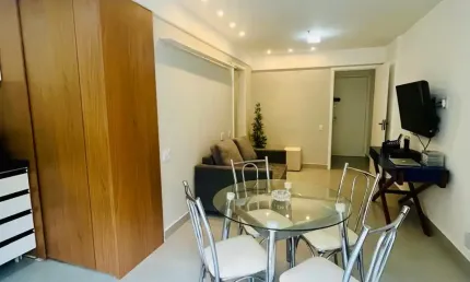 Apart com 2 suítes e varanda totalmente reformado em prédio com infra