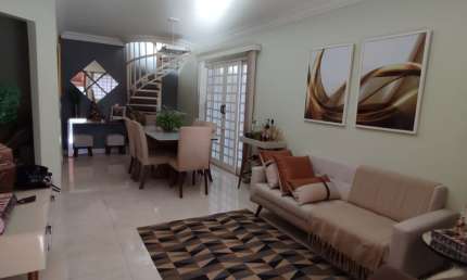 Casa com 2 quartos à venda na Avenida Pará, Umuarama, Uberlândia