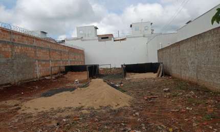 Terreno à venda no Parque das Laranjeiras, Uberlândia 