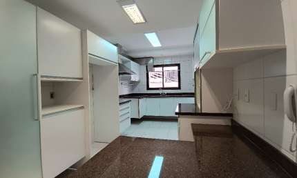 Apartamento com 4 quartos para alugar na Avenida Cauaxi, 399, Alphaville, Barueri