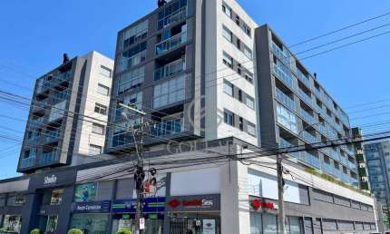 Loft com ótimo espaço em local privilegiado no Centro
