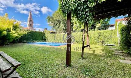 Casa ampla no Porto com acesso por 2 ruas diferentes