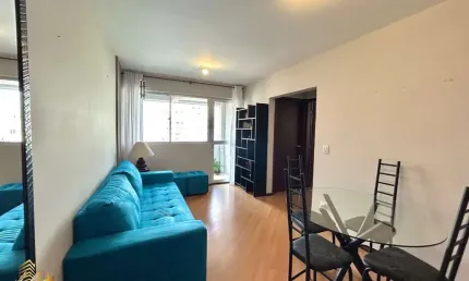 Apartamento com sacada, 2 quartos, à venda no Bigorrilho