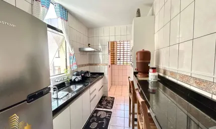 Vende apto, 2 quartos, 1 vaga, próximo a praça Espanha no Batel