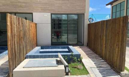 Max Carneiros Suítes: Seu Refúgio Exclusivo com Piscina Privativa
