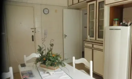 Apartamento de 2 dormitórios, sendo 1 suíte .Bairro Ponta da Praia. Santos. SP