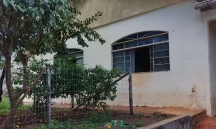 Casa com 3 quartos à venda na Rua Pinheiro, Leonor, Londrina