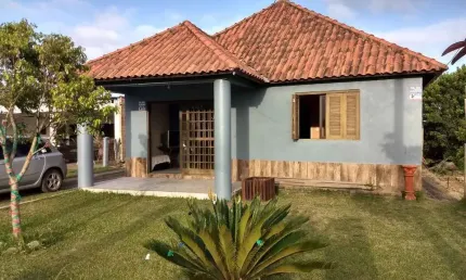 EXCELENTE CASA À VENDA LOCALIZADA NO BAIRRO JARDIM BEIRA MAR!