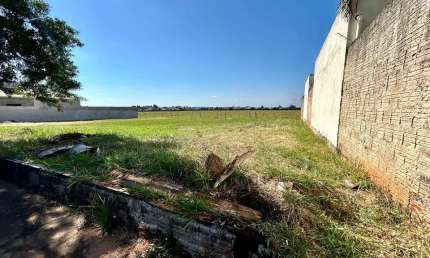 Vende-se terreno   Bairro Jardim São Domingos em - Marília-SP