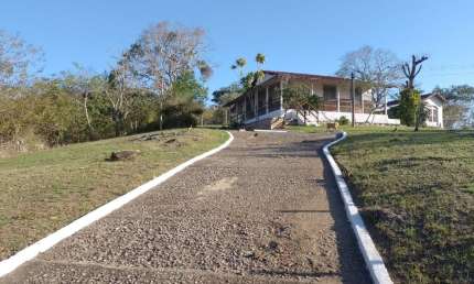 Belo Sítio, legalizado, com criação e casa sede 3 quartos, casa caseiro, curral em Itaborai  RJ