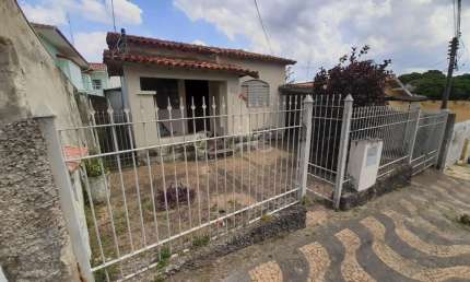 Casa com 2 quartos à venda na Rua Doutor Silva Mendes, 897, Vila Industrial, Campinas, 282 m2 por R$ 300.000