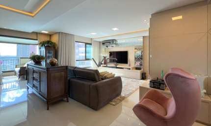 Apartamento com 243 m² Privativos, 3 suítes, no Campo Comprido