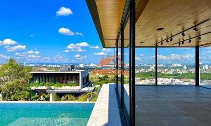 Casa Apuã: Arquitetura contemporânea e assinada, localizada no Condomínio Reserva do Paratehy e projetada para proporcionar uma vista de 360º graus.